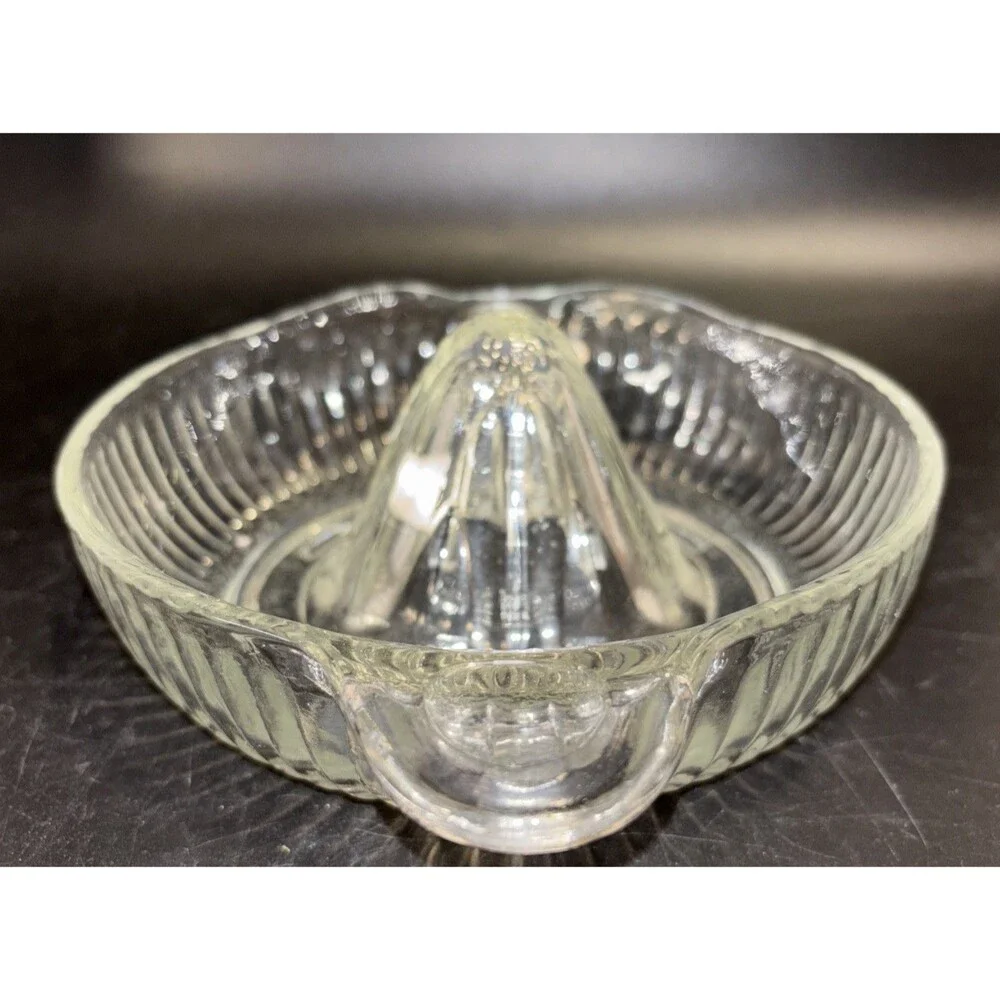 Vintage Clear Glass Lemon Orange Citrus Juice Maker Squeezer Reamer Juicer